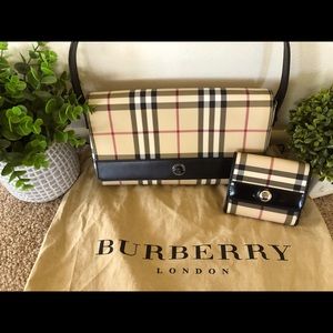 ❤️ Burberry purse ❤️
